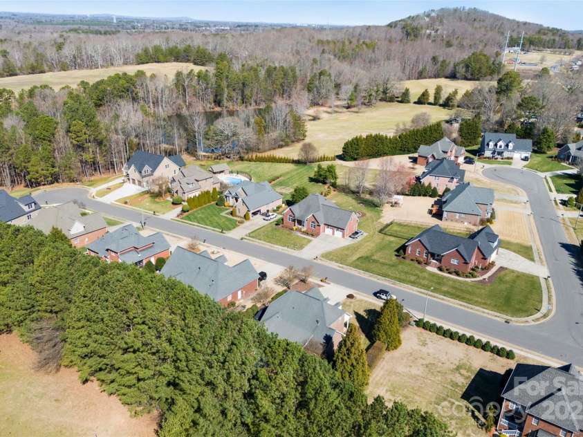 9016 Heather Trace, Gastonia, NC 28056.  MLS# CAR4227493, YatesRealty ID 1624. 