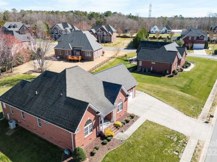9016 Heather Trace, Gastonia, NC 28056.  MLS# CAR4227493, YatesRealty ID 1624. 