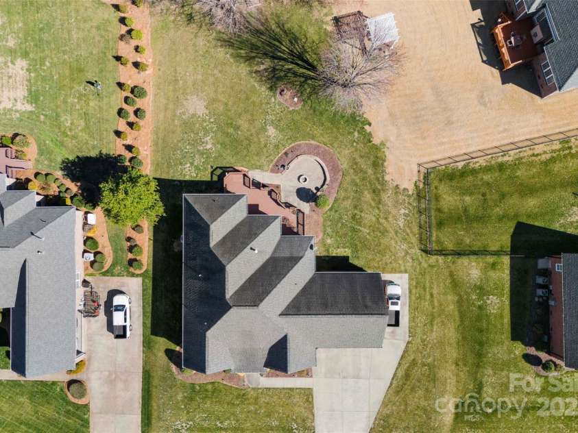 9016 Heather Trace, Gastonia, NC 28056.  MLS# CAR4227493, YatesRealty ID 1624. 