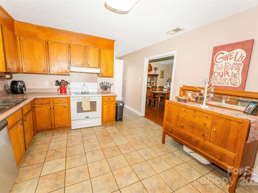 125 Southwood Park, Mooresville, NC 28117.  MLS# CAR4256817, YatesRealty ID 16240. 