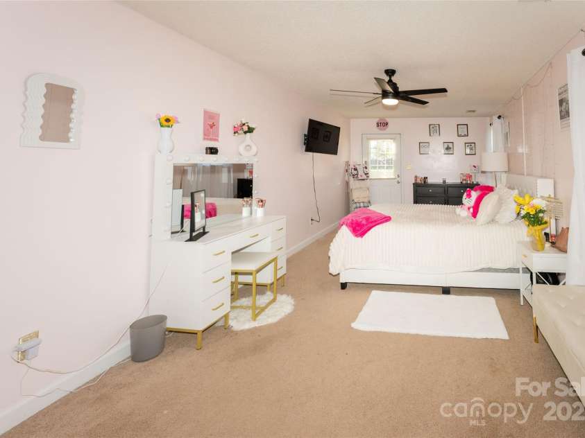 125 Southwood Park, Mooresville, NC 28117.  MLS# CAR4256817, YatesRealty ID 16240. 