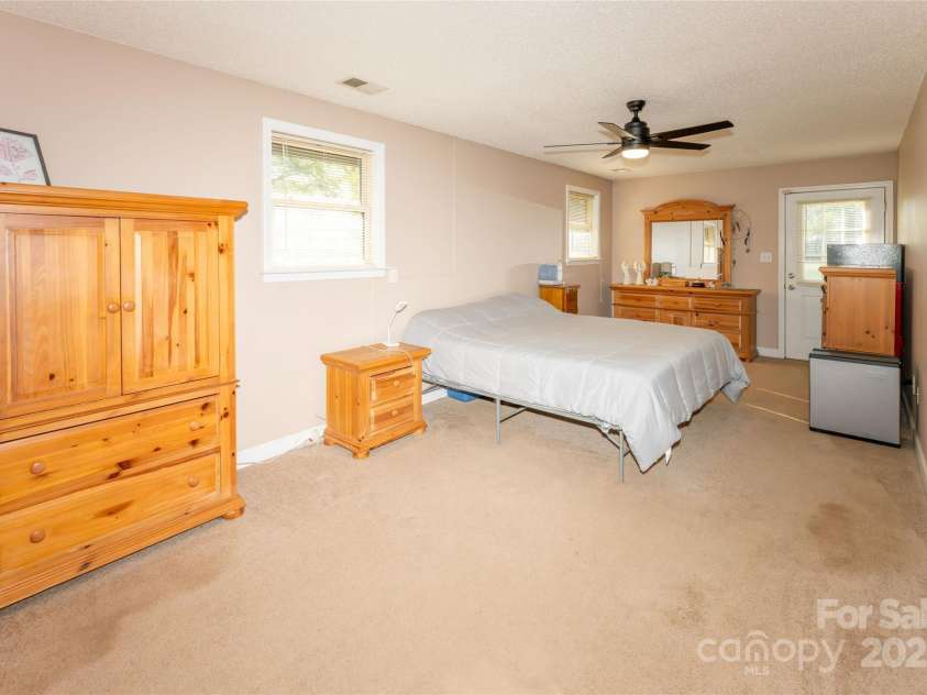 125 Southwood Park, Mooresville, NC 28117.  MLS# CAR4256817, YatesRealty ID 16240. 