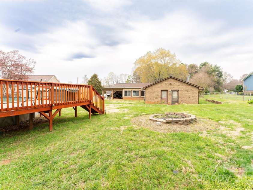 125 Southwood Park, Mooresville, NC 28117.  MLS# CAR4256817, YatesRealty ID 16240. 