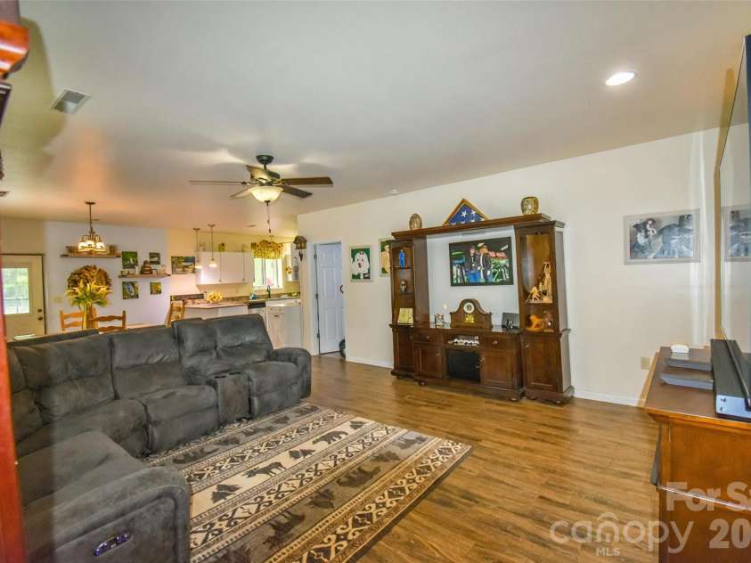 945 Country Club Road, Brevard, NC 28712.  MLS# CAR4374960, YatesRealty ID 16240. 