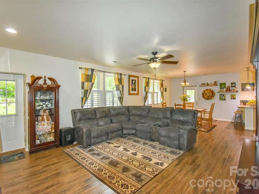 945 Country Club Road, Brevard, NC 28712.  MLS# CAR4374960, YatesRealty ID 16240. 