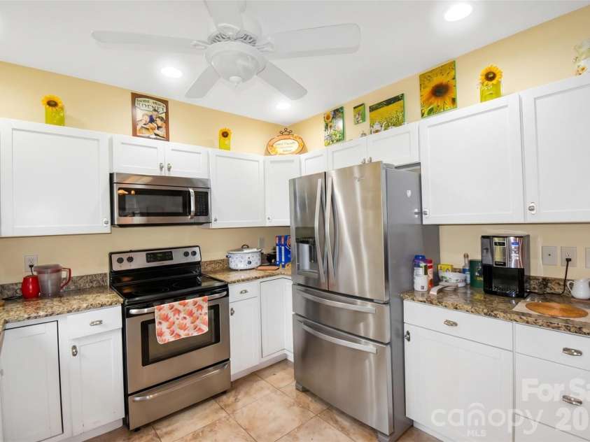 945 Country Club Road, Brevard, NC 28712.  MLS# CAR4374960, YatesRealty ID 16240. 
