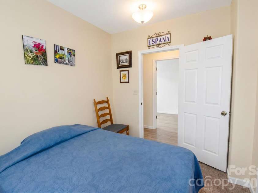 945 Country Club Road, Brevard, NC 28712.  MLS# CAR4374960, YatesRealty ID 16240. 
