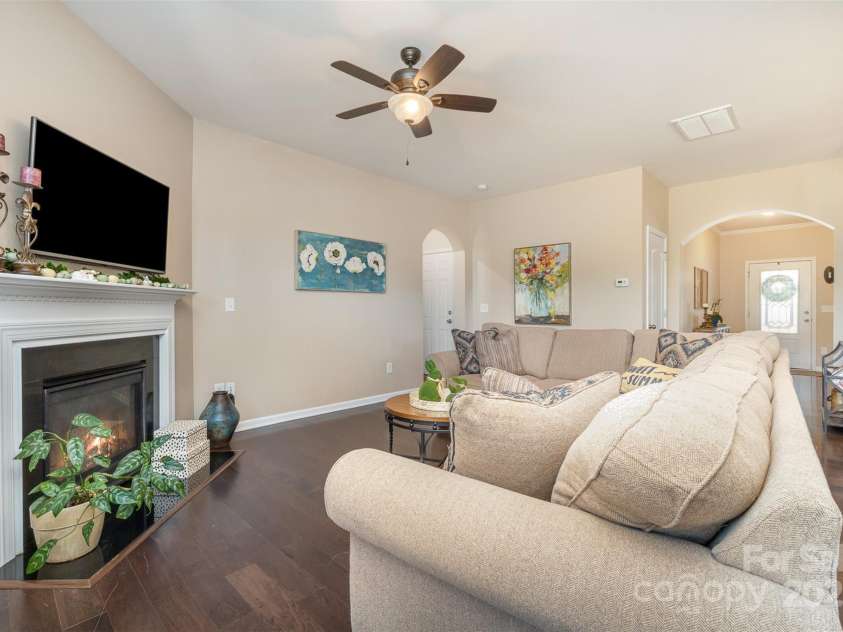 3034 Oakmere Road, Waxhaw, NC 28173.  MLS# CAR4235742, YatesRealty ID 16241. 