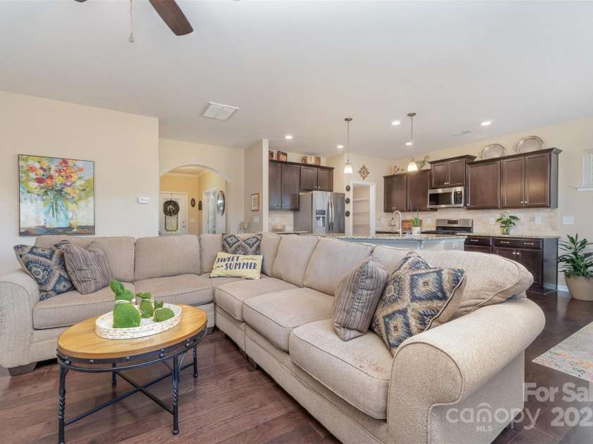 3034 Oakmere Road, Waxhaw, NC 28173.  MLS# CAR4235742, YatesRealty ID 16241. 