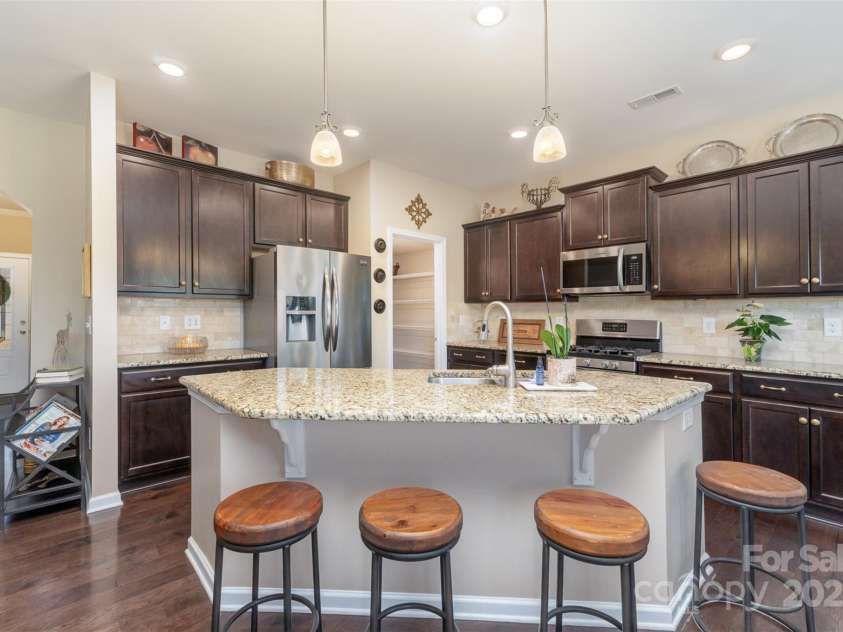 3034 Oakmere Road, Waxhaw, NC 28173.  MLS# CAR4235742, YatesRealty ID 16241. 