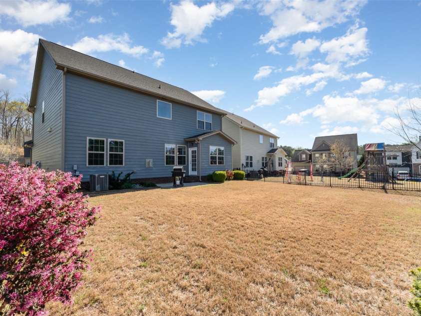 3034 Oakmere Road, Waxhaw, NC 28173.  MLS# CAR4235742, YatesRealty ID 16241. 