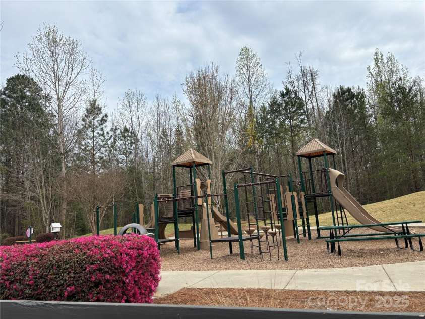 3034 Oakmere Road, Waxhaw, NC 28173.  MLS# CAR4235742, YatesRealty ID 16241. 