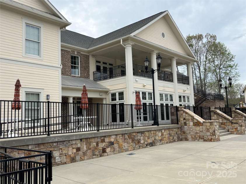 3034 Oakmere Road, Waxhaw, NC 28173.  MLS# CAR4235742, YatesRealty ID 16241. 