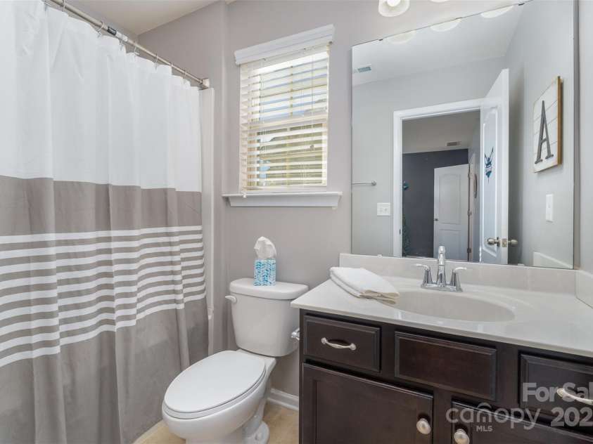 3034 Oakmere Road, Waxhaw, NC 28173.  MLS# CAR4235742, YatesRealty ID 16241. Jr. suite full private bathroom