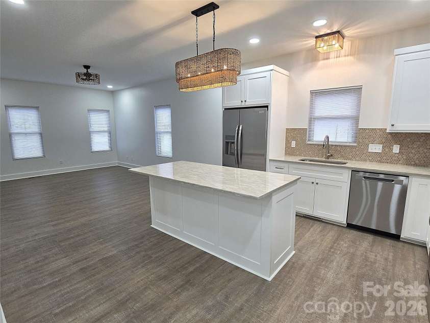 768 8th Street, Hickory, NC 28601.  MLS# CAR4375262, YatesRealty ID 16242. 