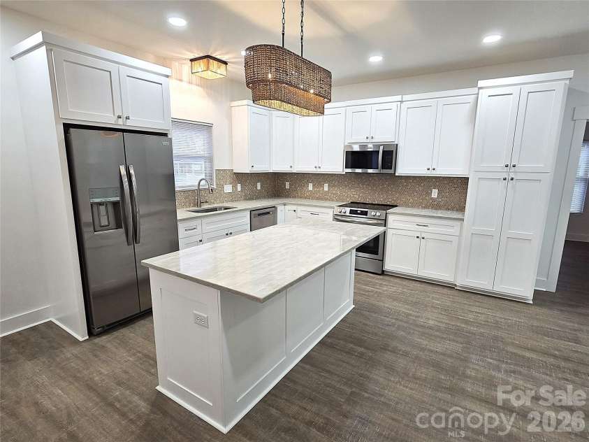 768 8th Street, Hickory, NC 28601.  MLS# CAR4375262, YatesRealty ID 16242. 