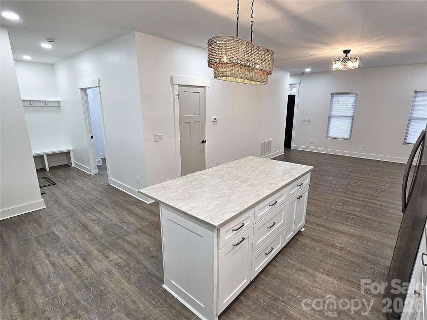 768 8th Street, Hickory, NC 28601.  MLS# CAR4375262, YatesRealty ID 16242. 