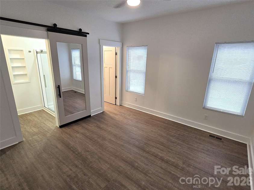 768 8th Street, Hickory, NC 28601.  MLS# CAR4375262, YatesRealty ID 16242. 