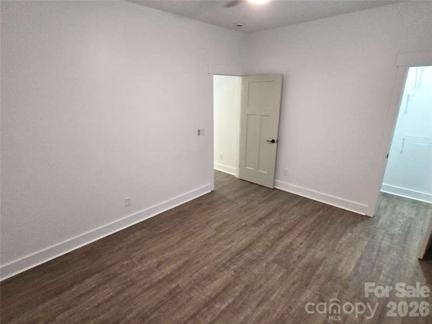 768 8th Street, Hickory, NC 28601.  MLS# CAR4375262, YatesRealty ID 16242. 