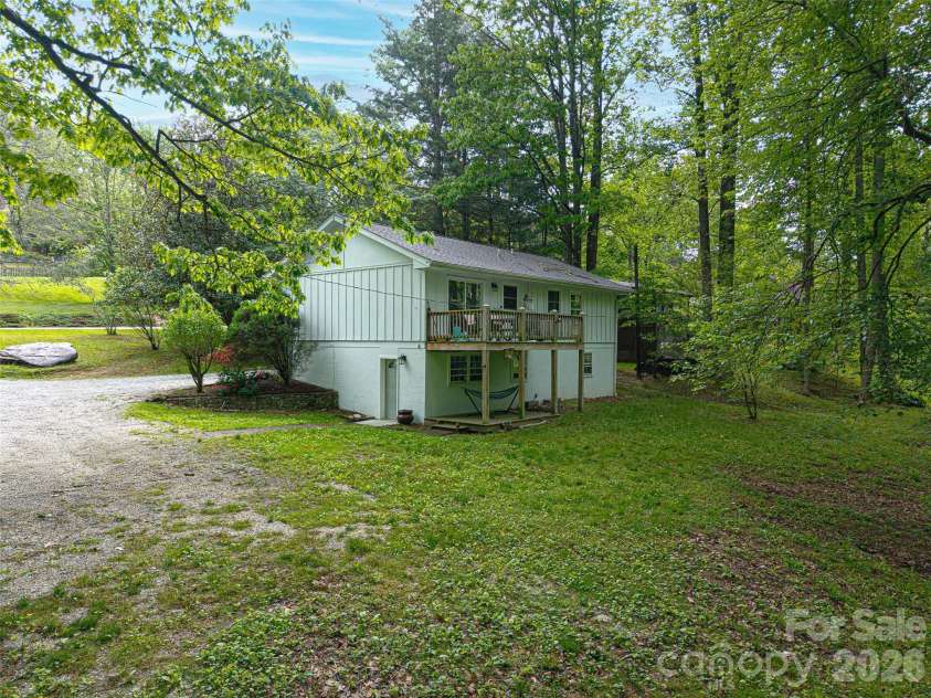 659 Salisbury Road, Hendersonville, NC 28792.  MLS# CAR4375304, YatesRealty ID 16244. 