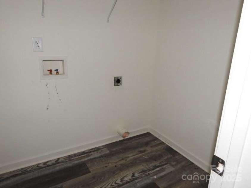 719 Kelly Street, Statesville, NC 28677.  MLS# CAR4248074, YatesRealty ID 16244. 