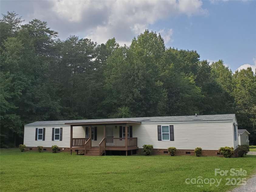 624 Brevard Street, Kings Mountain, NC 28086.  MLS# CAR4256302, YatesRealty ID 16245. 