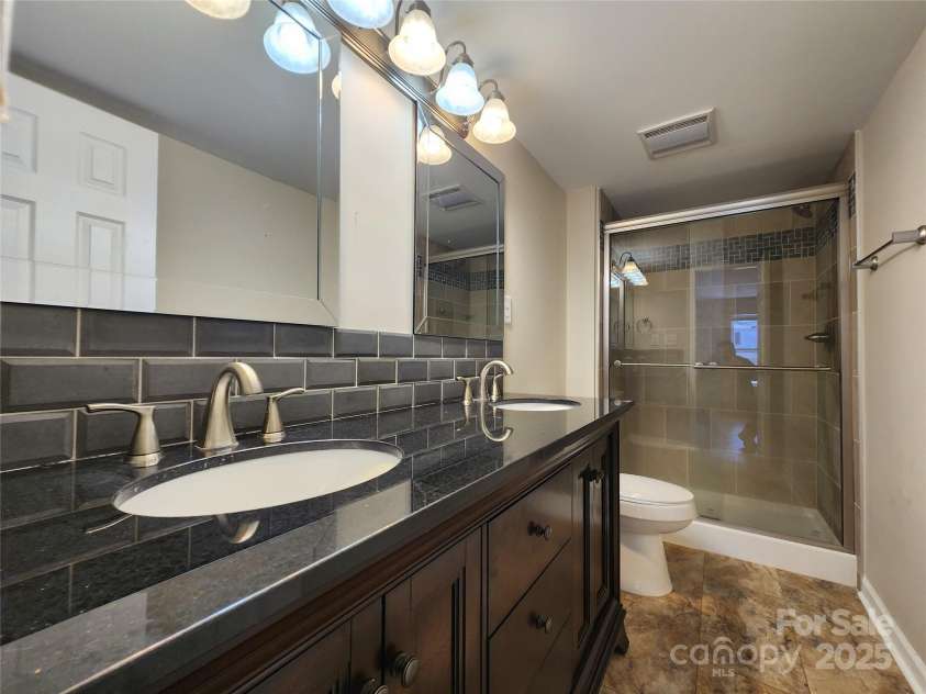 624 Brevard Street, Kings Mountain, NC 28086.  MLS# CAR4256302, YatesRealty ID 16245. 