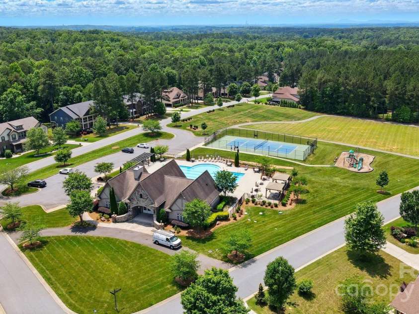 161 Leaning Tower Drive, Mooresville, NC 28117.  MLS# CAR4258894, YatesRealty ID 16246. Amenities