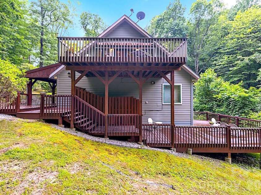 178 Whetstone Gap Road, Lake Toxaway, NC 28747.  MLS# CAR4375389, YatesRealty ID 16247. 