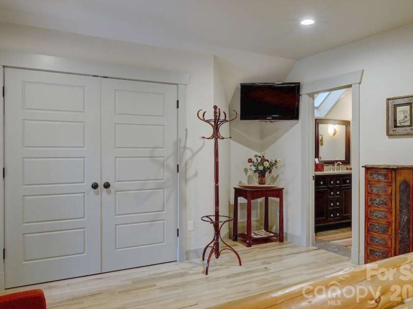 178 Whetstone Gap Road, Lake Toxaway, NC 28747.  MLS# CAR4375389, YatesRealty ID 16247. 
