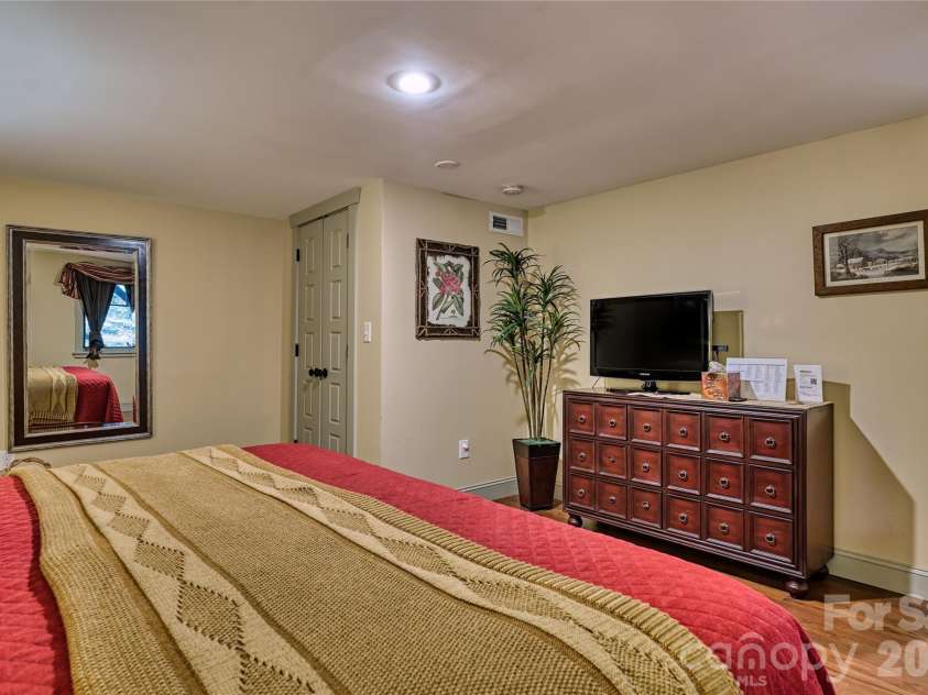 178 Whetstone Gap Road, Lake Toxaway, NC 28747.  MLS# CAR4375389, YatesRealty ID 16247. 
