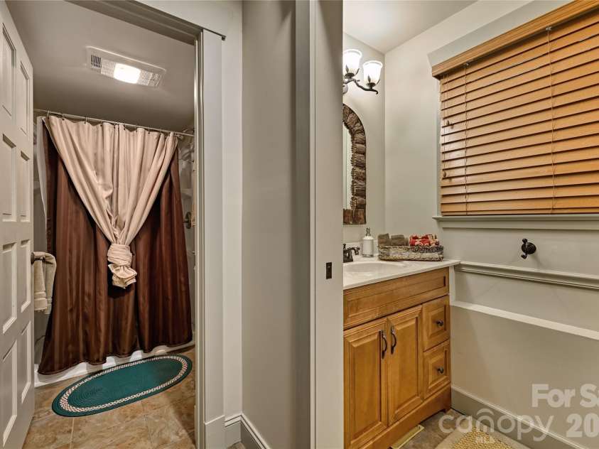 178 Whetstone Gap Road, Lake Toxaway, NC 28747.  MLS# CAR4375389, YatesRealty ID 16247. 