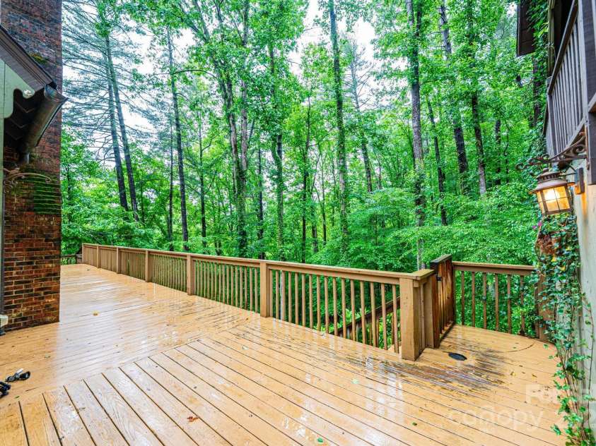 809 Westminster Circle, Lenoir, NC 28645.  MLS# CAR4263650, YatesRealty ID 16247. 