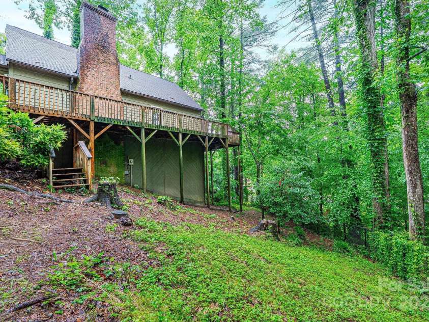 809 Westminster Circle, Lenoir, NC 28645.  MLS# CAR4263650, YatesRealty ID 16247. 