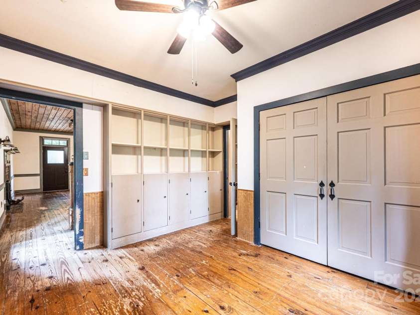 809 Westminster Circle, Lenoir, NC 28645.  MLS# CAR4263650, YatesRealty ID 16247. 