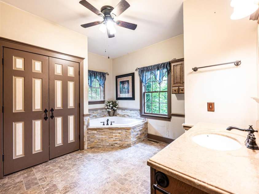 809 Westminster Circle, Lenoir, NC 28645.  MLS# CAR4263650, YatesRealty ID 16247. 