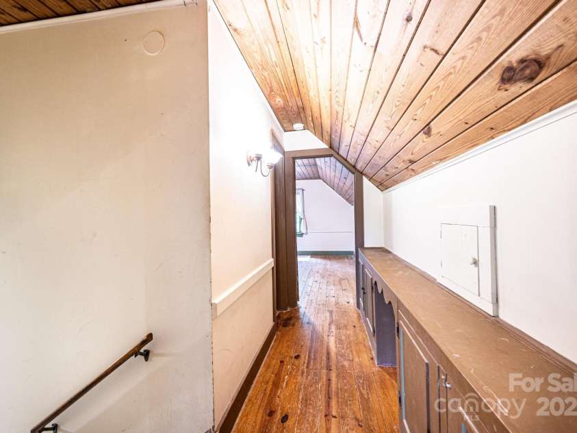 809 Westminster Circle, Lenoir, NC 28645.  MLS# CAR4263650, YatesRealty ID 16247. 