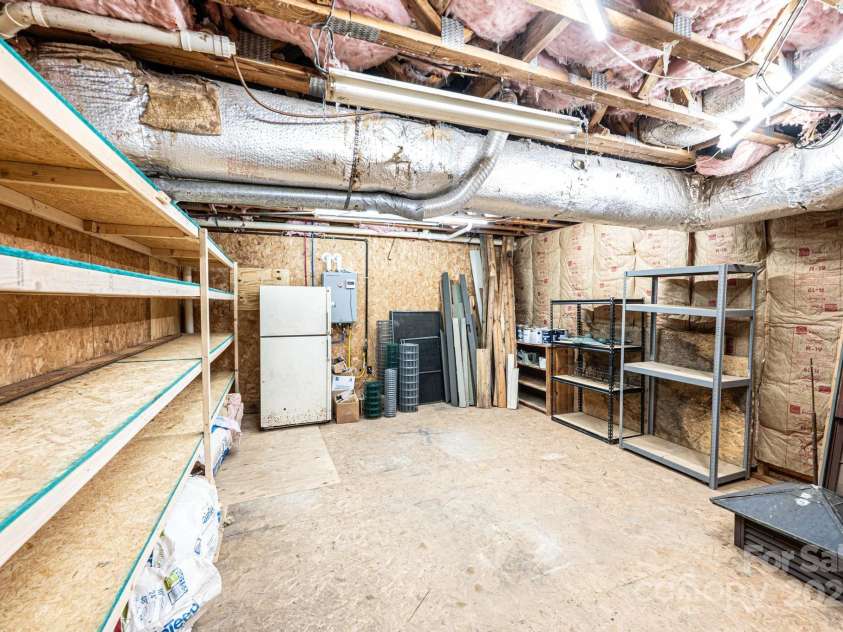 809 Westminster Circle, Lenoir, NC 28645.  MLS# CAR4263650, YatesRealty ID 16247. 