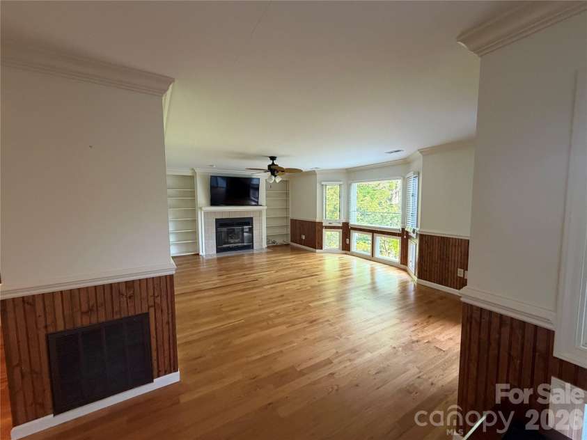 111 Burning Tree Lane, Flat Rock, NC 28731.  MLS# CAR4375443, YatesRealty ID 16248. Light & Bright Home