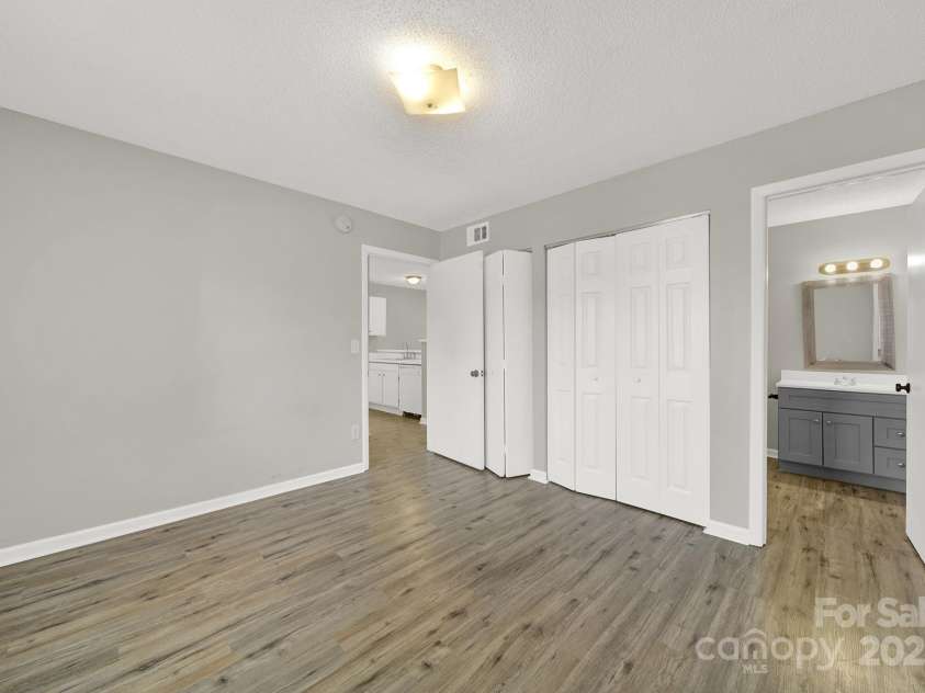 1642 Eagles Place, Rock Hill, SC 29732.  MLS# CAR4228448, YatesRealty ID 1625. 