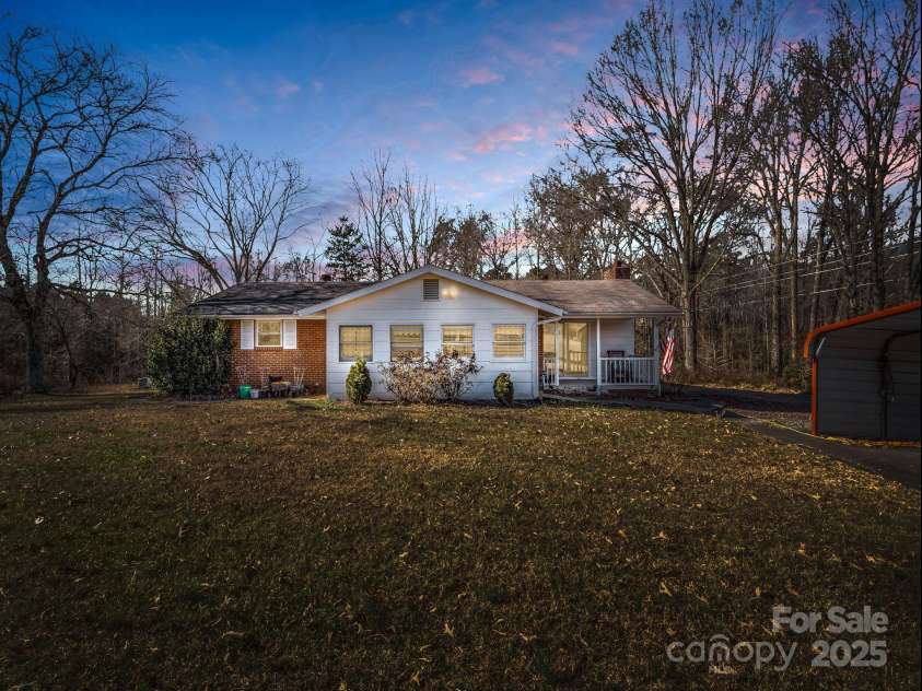 2072 Dean Lane, Lincolnton, NC 28092.  MLS# CAR4330224, YatesRealty ID 1625. 