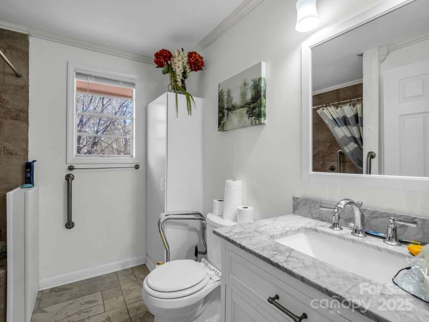 2072 Dean Lane, Lincolnton, NC 28092.  MLS# CAR4330224, YatesRealty ID 1625. 