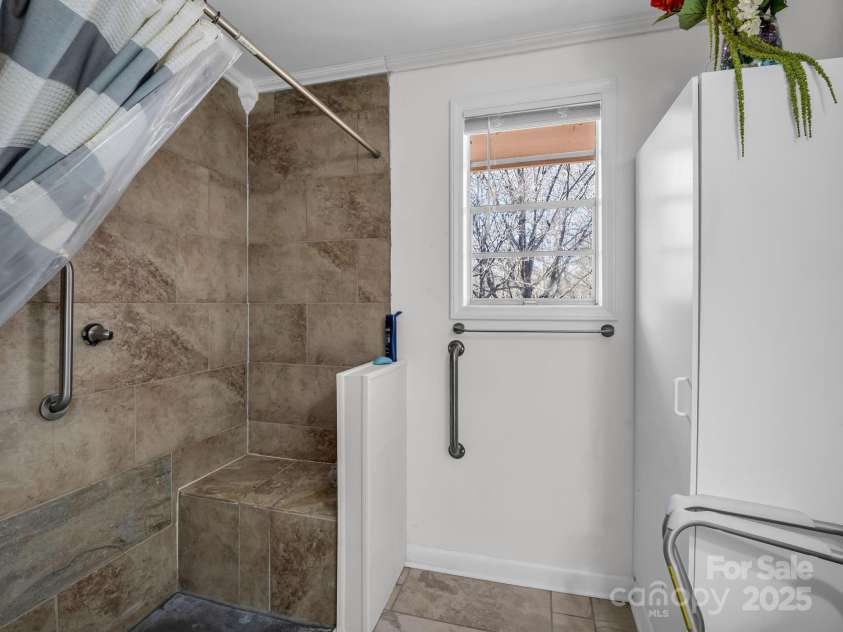 2072 Dean Lane, Lincolnton, NC 28092.  MLS# CAR4330224, YatesRealty ID 1625. 