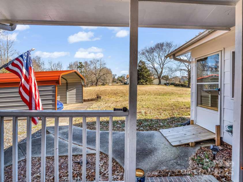 2072 Dean Lane, Lincolnton, NC 28092.  MLS# CAR4330224, YatesRealty ID 1625. 