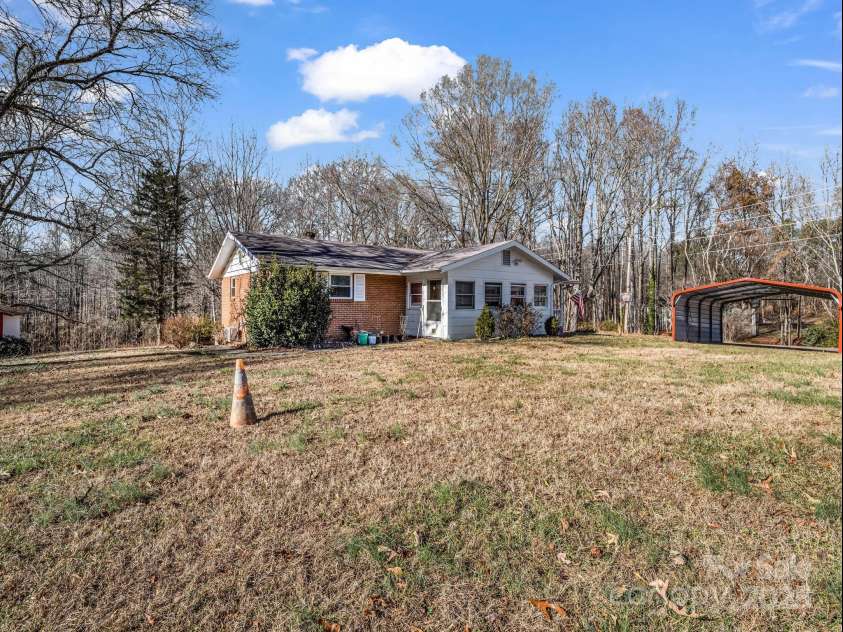 2072 Dean Lane, Lincolnton, NC 28092.  MLS# CAR4330224, YatesRealty ID 1625. 