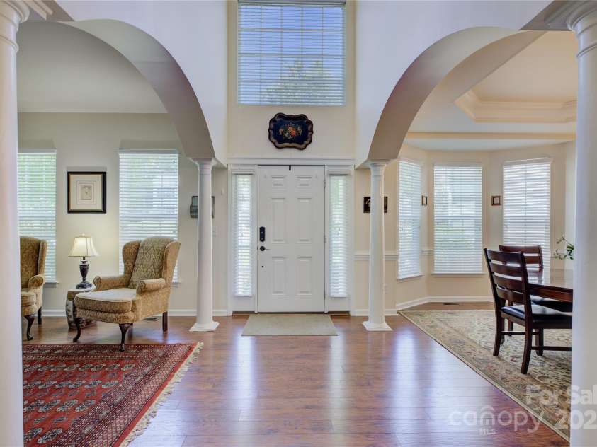12125 Mountainside Lane, Charlotte, NC 28278.  MLS# CAR4259975, YatesRealty ID 16251. 