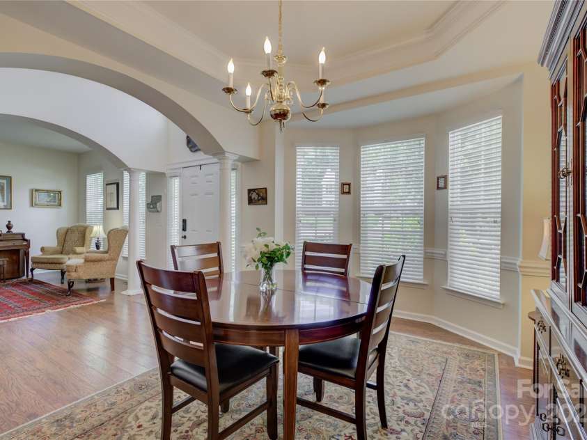 12125 Mountainside Lane, Charlotte, NC 28278.  MLS# CAR4259975, YatesRealty ID 16251. 