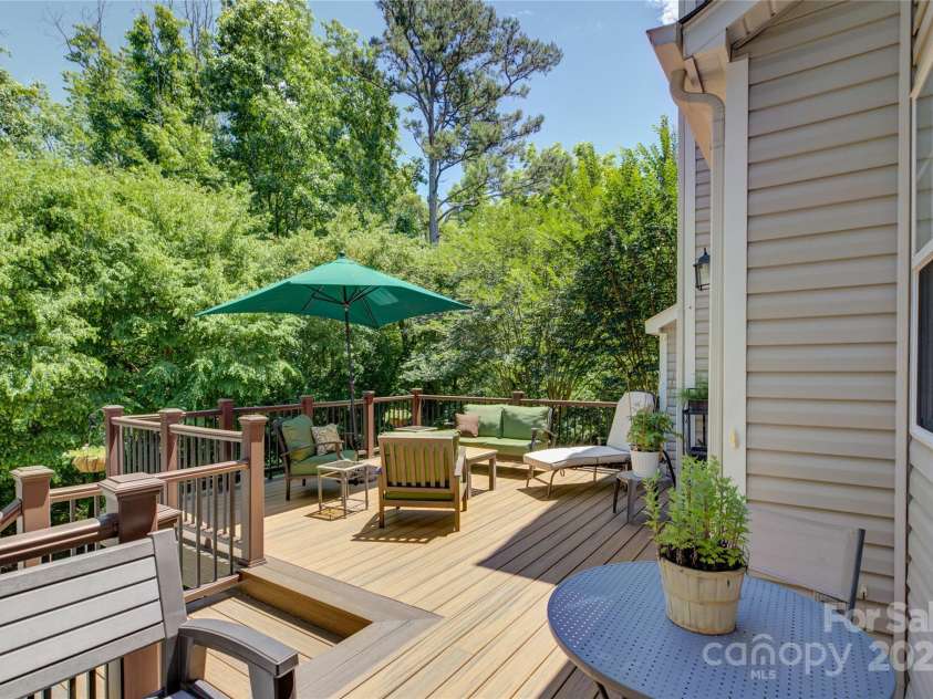 12125 Mountainside Lane, Charlotte, NC 28278.  MLS# CAR4259975, YatesRealty ID 16251. 