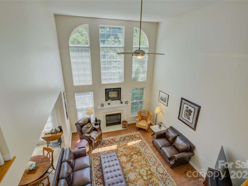 12125 Mountainside Lane, Charlotte, NC 28278.  MLS# CAR4259975, YatesRealty ID 16251. 