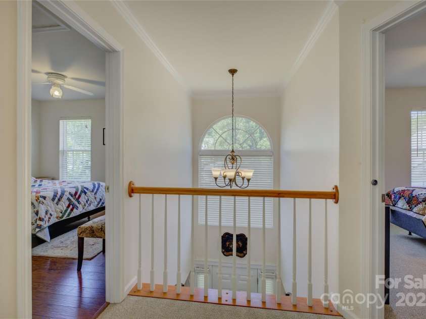 12125 Mountainside Lane, Charlotte, NC 28278.  MLS# CAR4259975, YatesRealty ID 16251. 